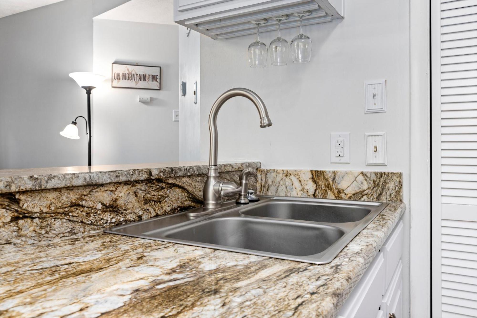 Cozy Condo In Wintergreen Resort That Sleeps 4! Lyndhurst エクステリア 写真